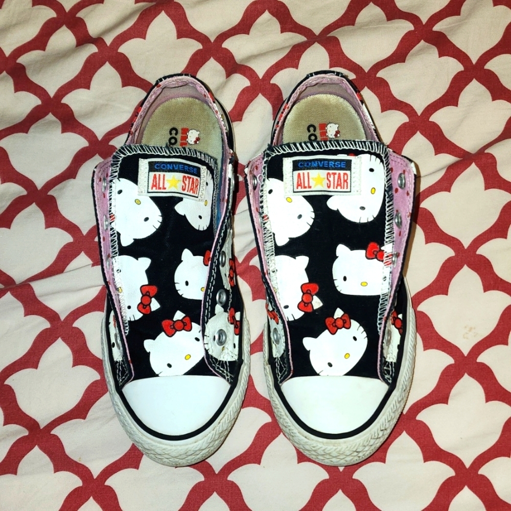 Hello Kitty Converse size 3
